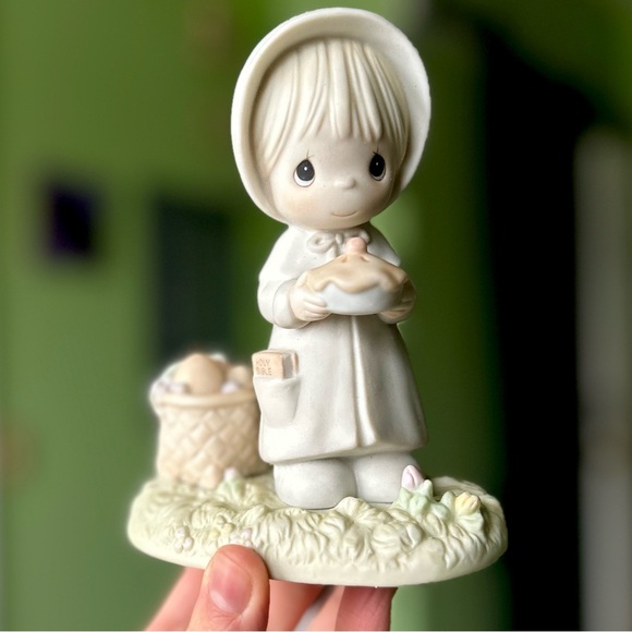 VTG Porcelain Enesco Precious Moments November Month Motif Holding Pie Art Decor - Picture 13 of 13